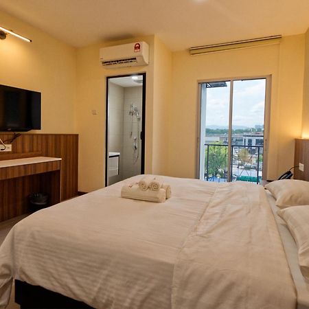 Weiss Hotels Kepong Baru Kampong Jawa Tengah Exterior foto